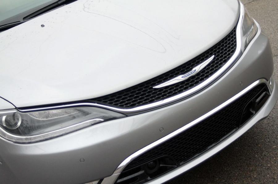  Chrysler 200 2015 года  (фото 187 из 207)